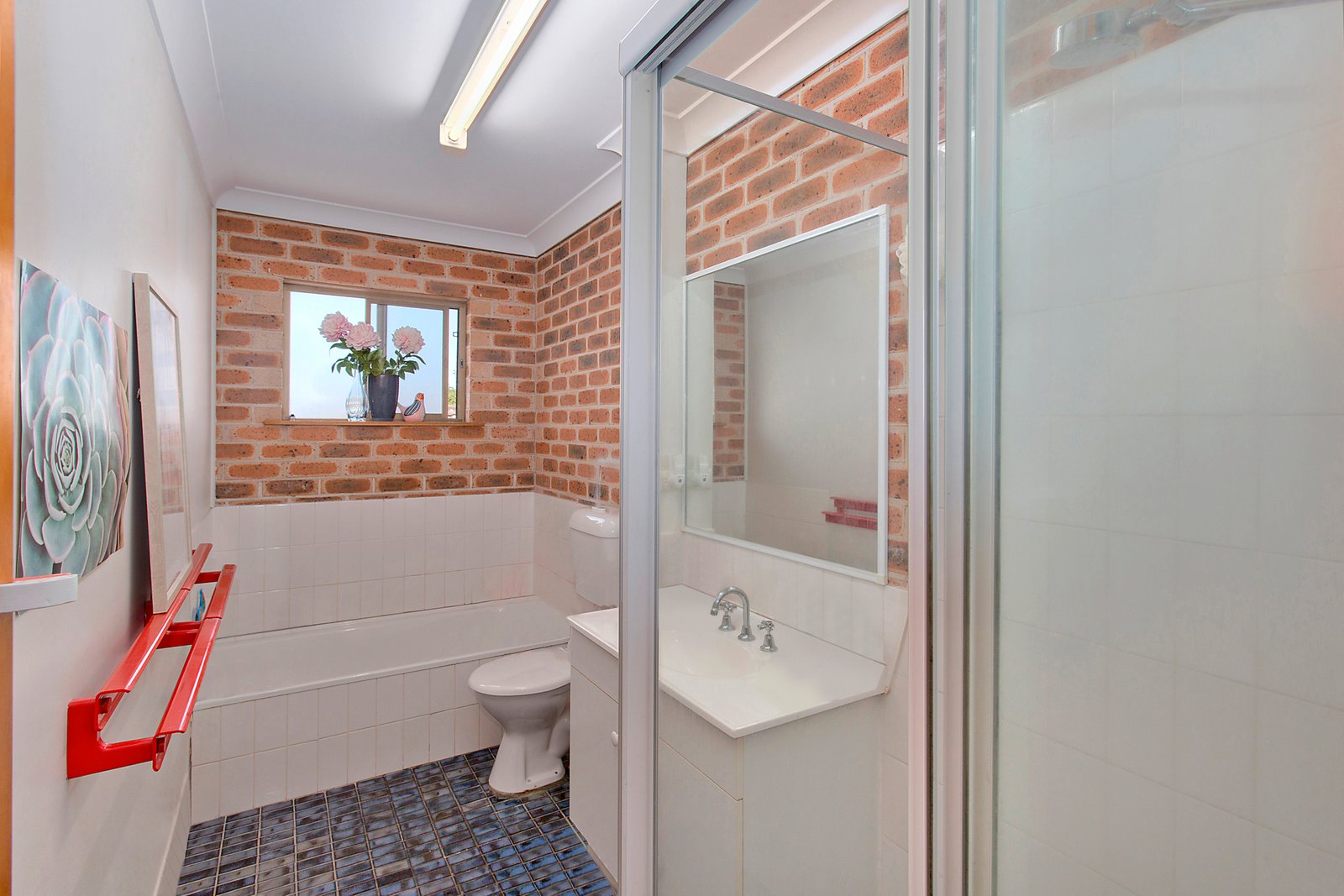 4/36 Lake Street LAURIETON 4