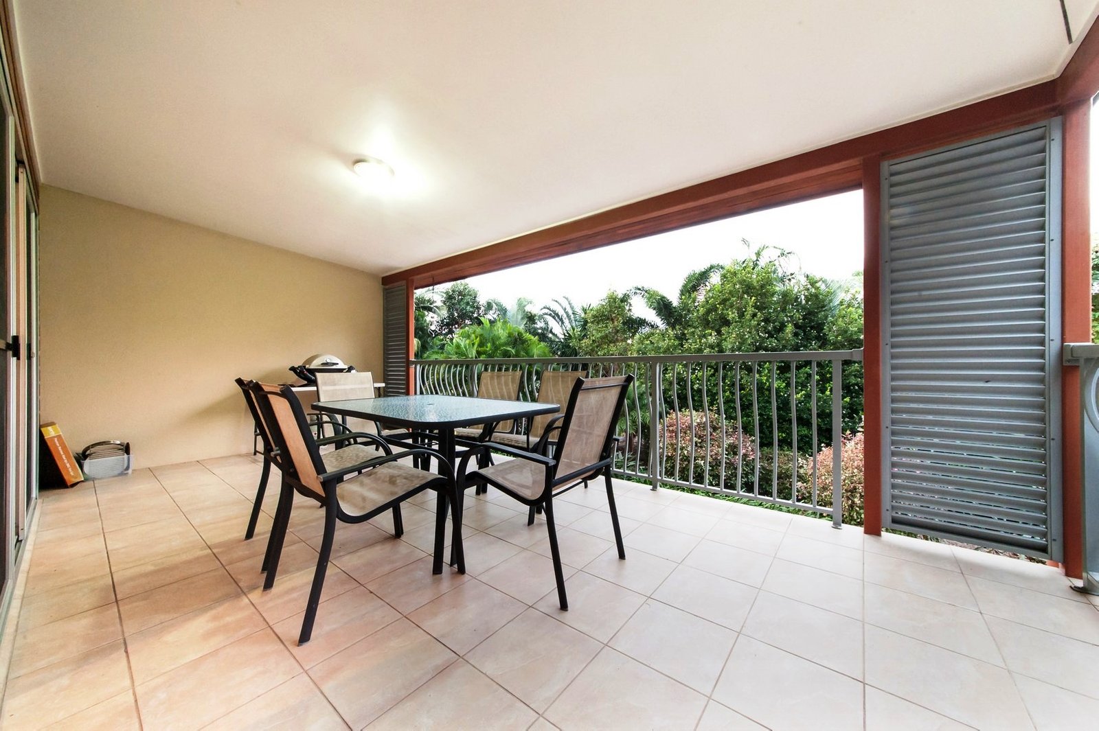 4/36 Waterson Way AIRLIE BEACH 11