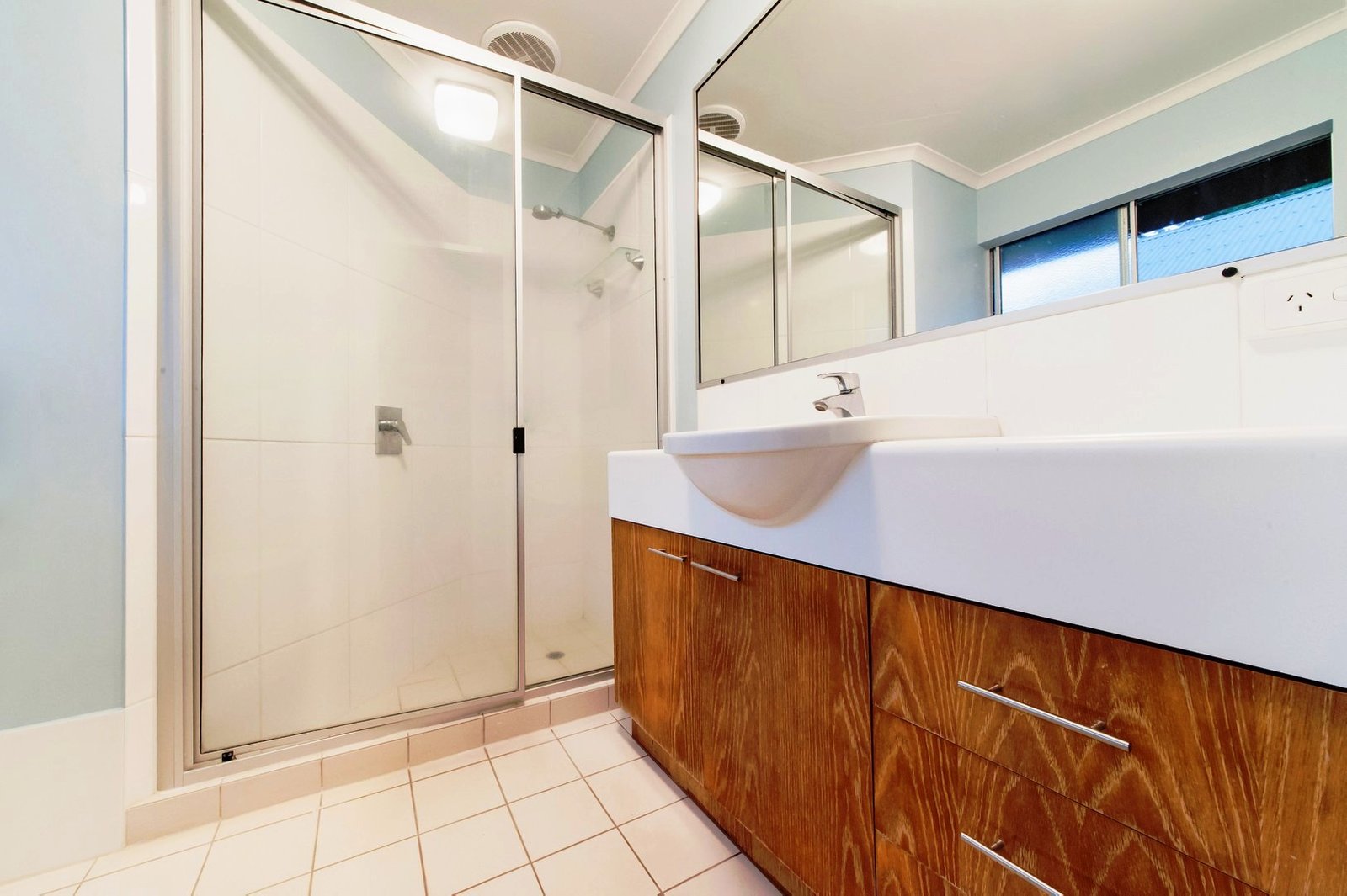 4/36 Waterson Way AIRLIE BEACH 17