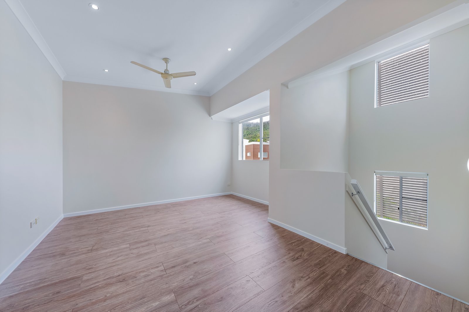 43/65 Manooka Drive CANNONVALE 9