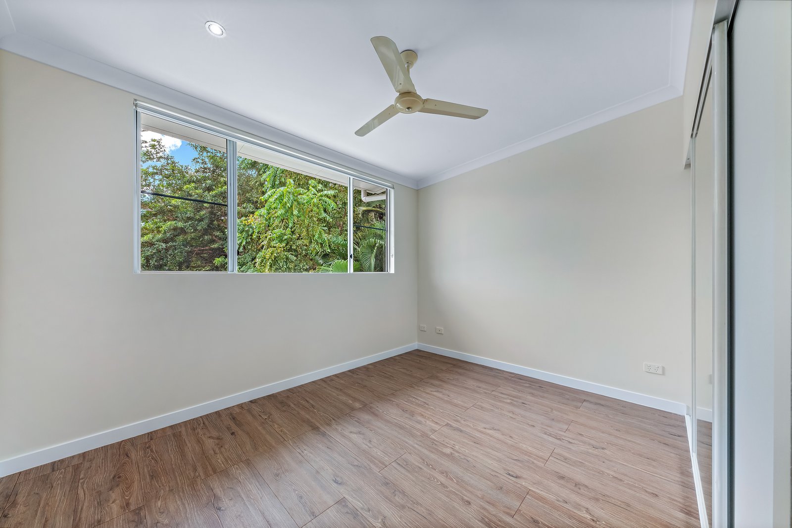 43/65 Manooka Drive CANNONVALE 13