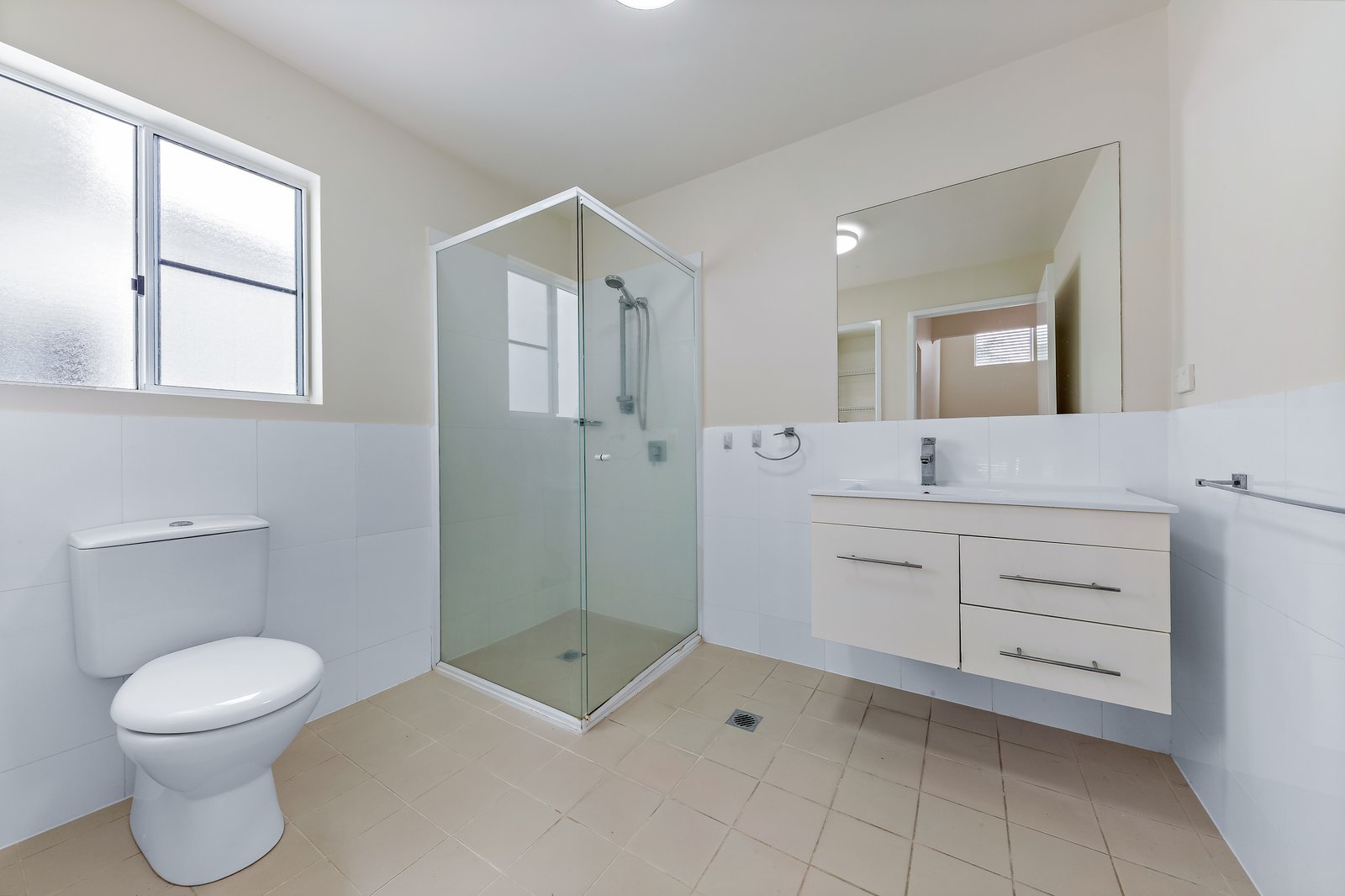 43/65 Manooka Drive CANNONVALE 17