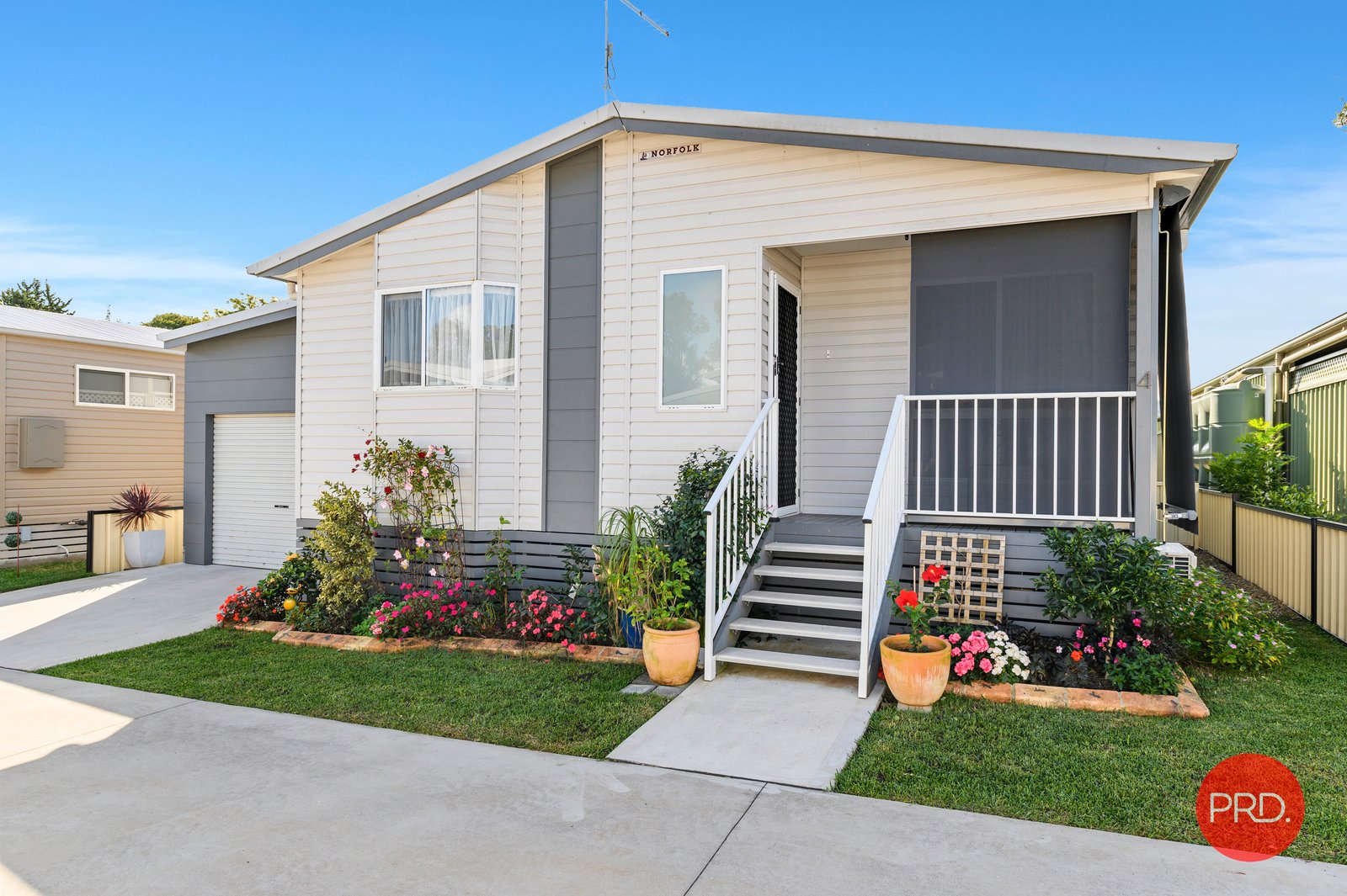 4/369 Pine Creek Way BONVILLE 2