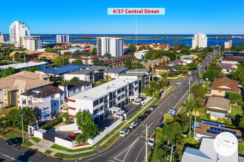 4/37 Central Street LABRADOR 1