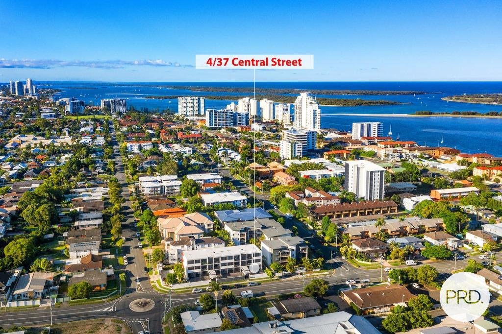 4/37 Central Street LABRADOR 11