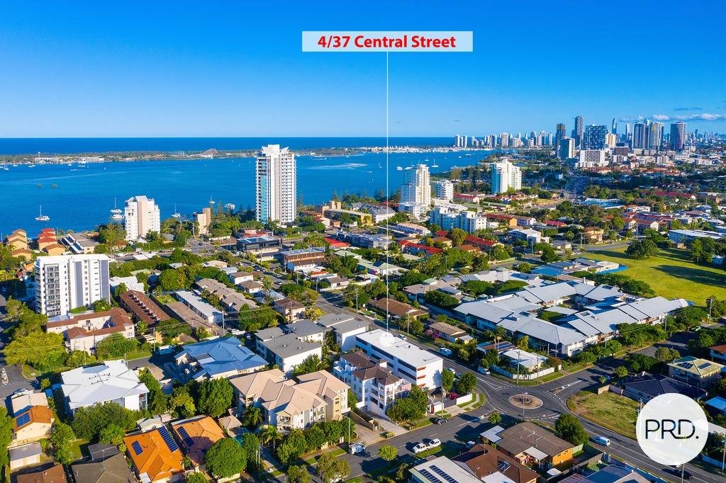 4/37 Central Street LABRADOR 12