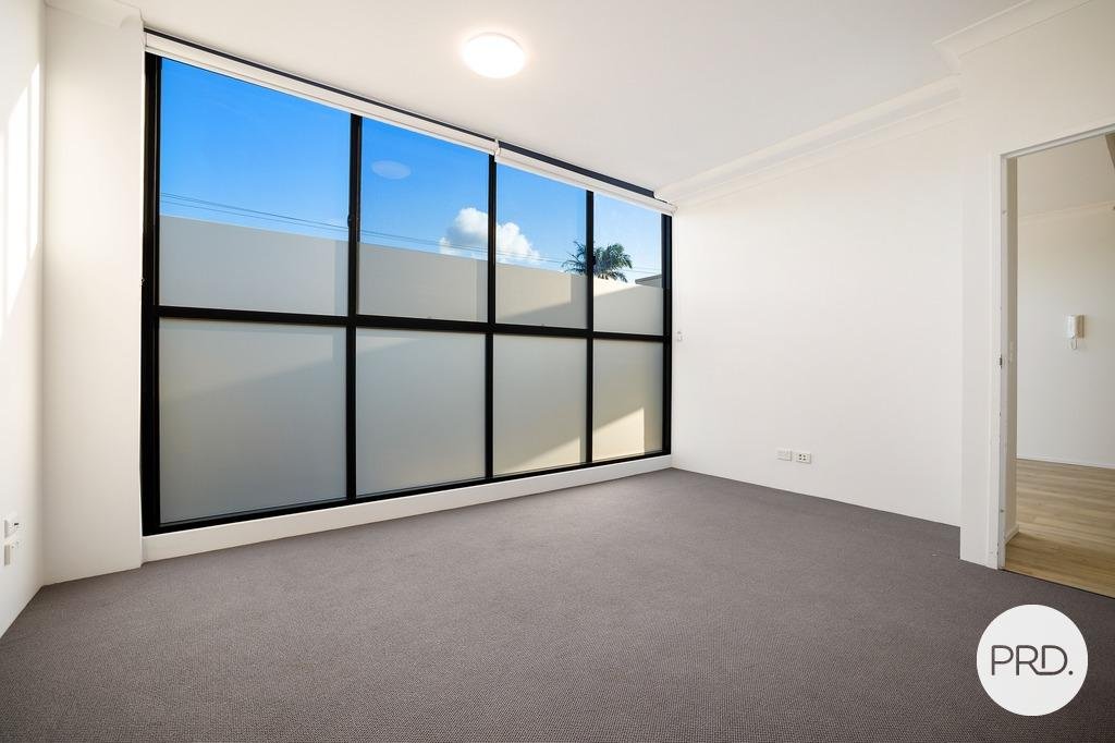 4/37 Central Street LABRADOR 15