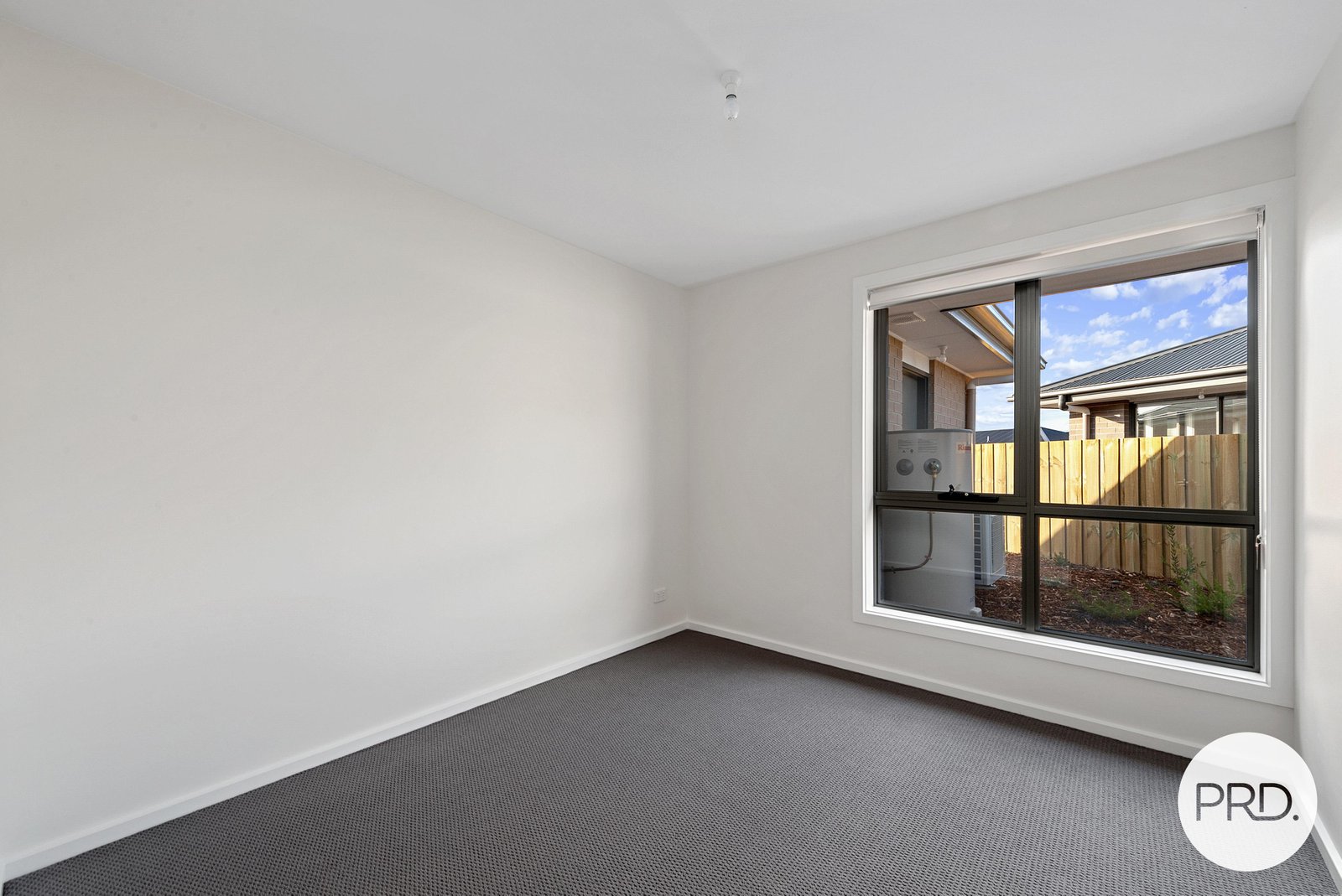 4/37 Menin Drive BRIGHTON 8