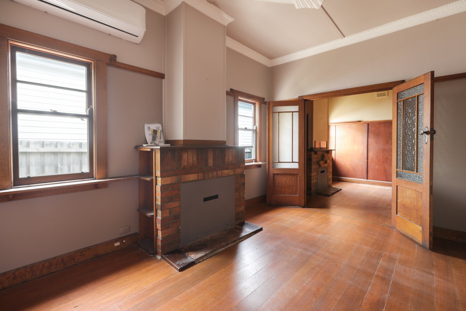Gallery: 437A Doveton Street North