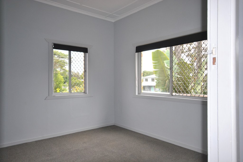 4/38 Imperial Parade LABRADOR 4