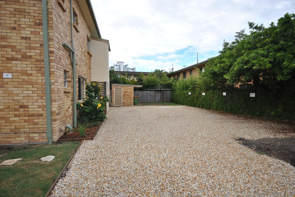 4/38 Imperial Parade LABRADOR 6