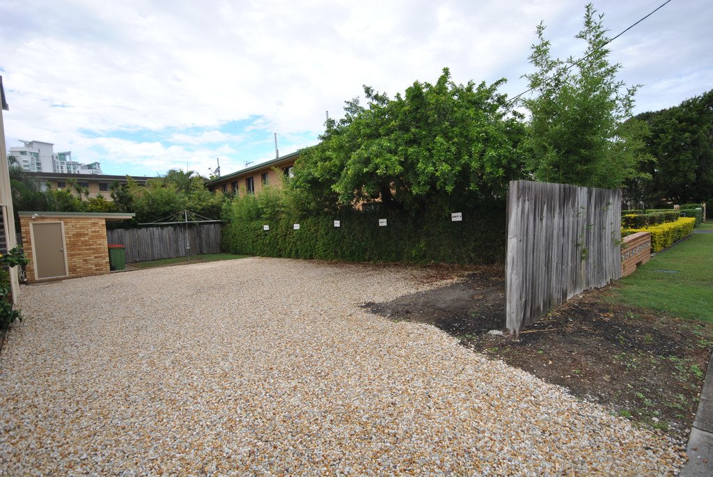 4/38 Imperial Parade LABRADOR 10