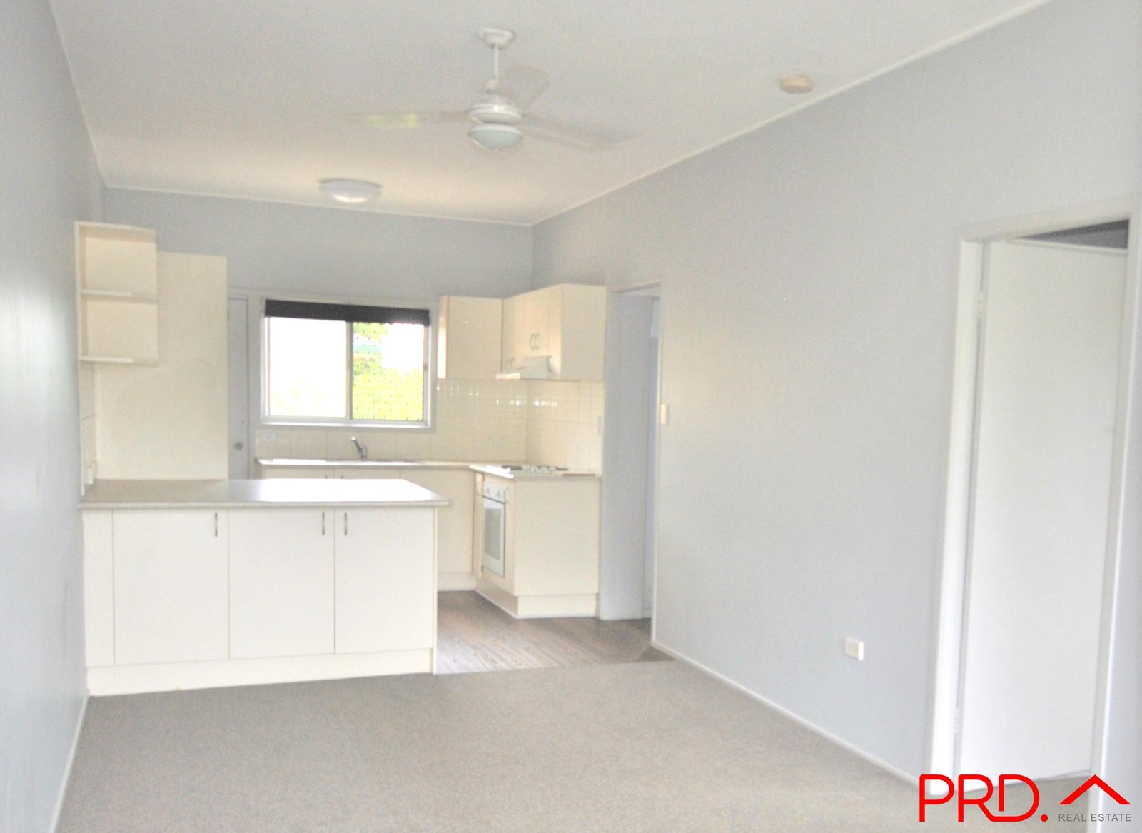 4/38 Imperial Parade LABRADOR 4