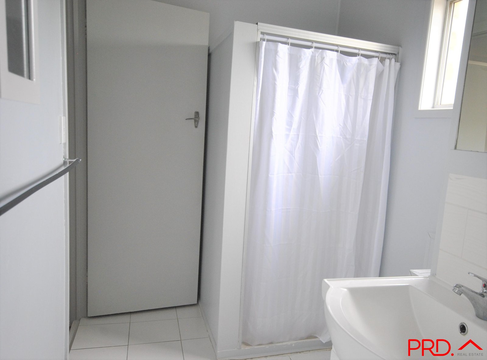 4/38 Imperial Parade LABRADOR 9