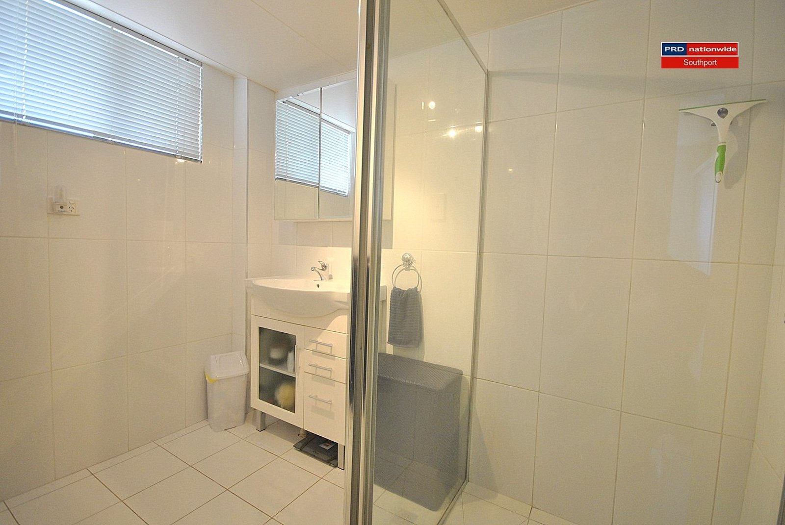4/39 Lenneberg Street SOUTHPORT 4