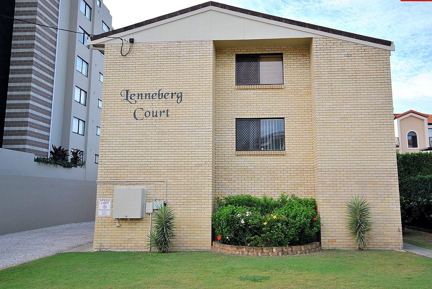 4/39 Lenneberg Street SOUTHPORT 6