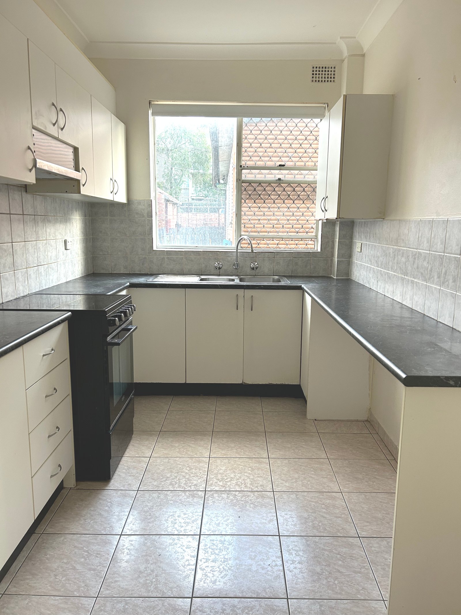 4/394 Railway Parade CARLTON 3