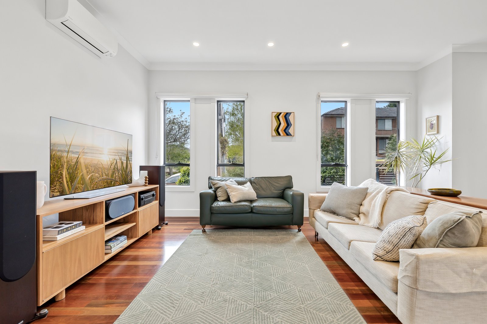 Gallery: 439C Warrigal Road