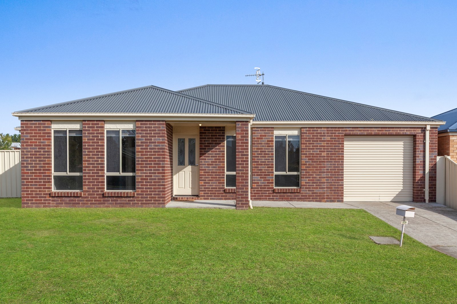 Photos: 43A Cottage Crescent