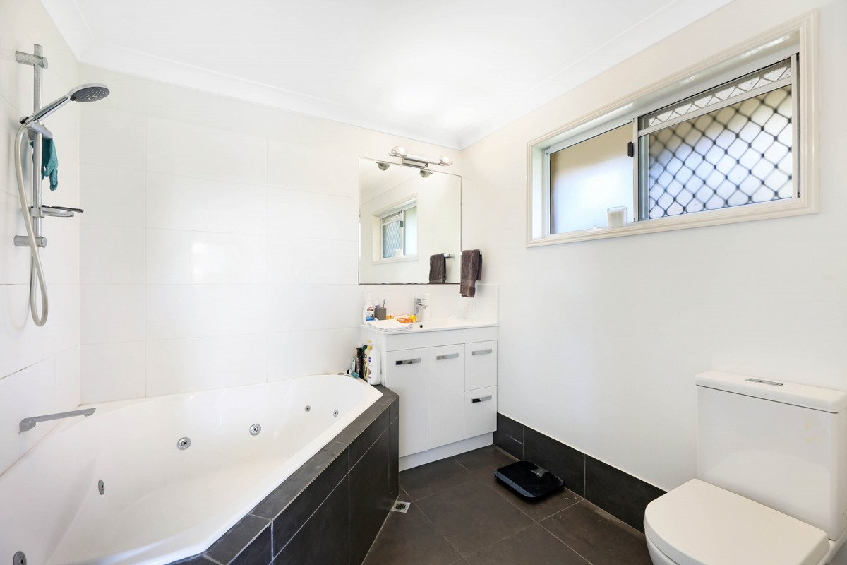 4/4-6 Snowgum Court Burleigh Waters 8