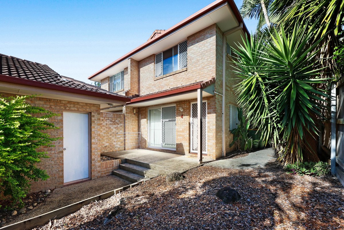 4/4-6 Snowgum Court Burleigh Waters 13