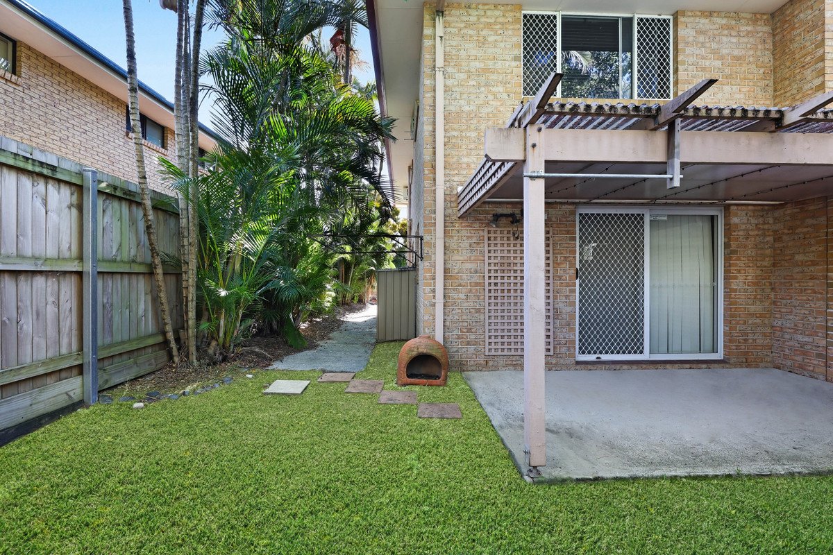 4/4-6 Snowgum Court Burleigh Waters 16