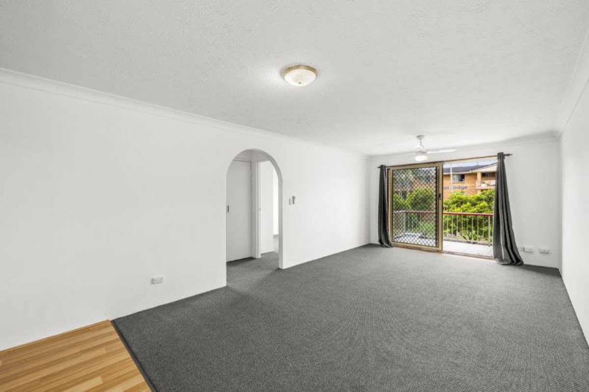 4/4 Allara Avenue PALM BEACH 2