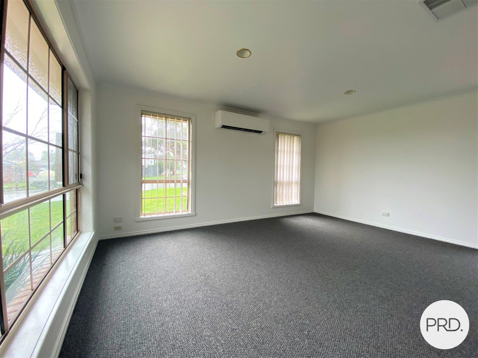44 Amalfi Drive LAVINGTON 3