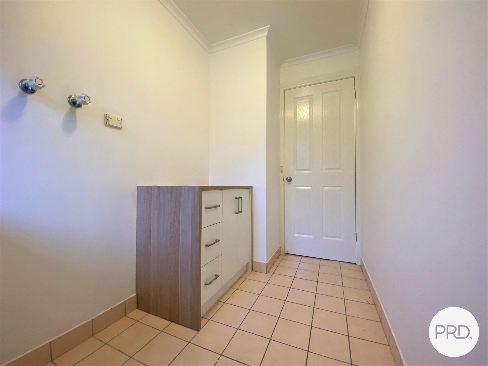 44 Amalfi Drive LAVINGTON 8