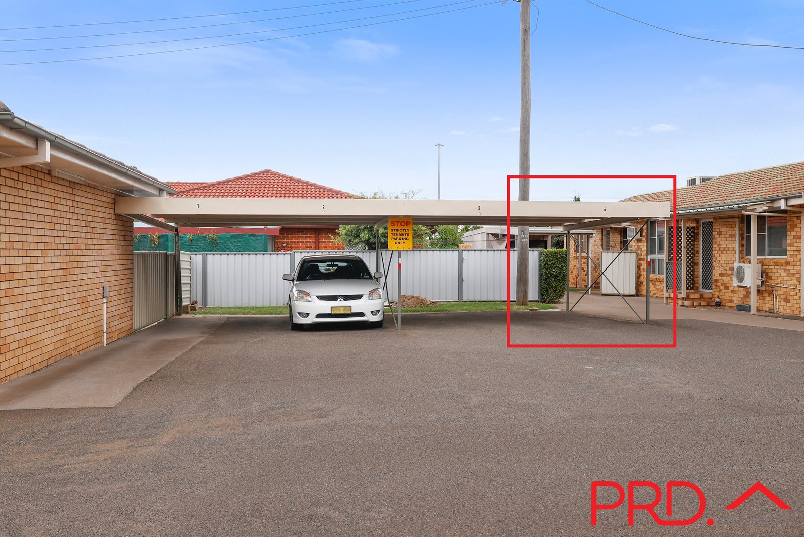 4/4 Anne Street TAMWORTH 9