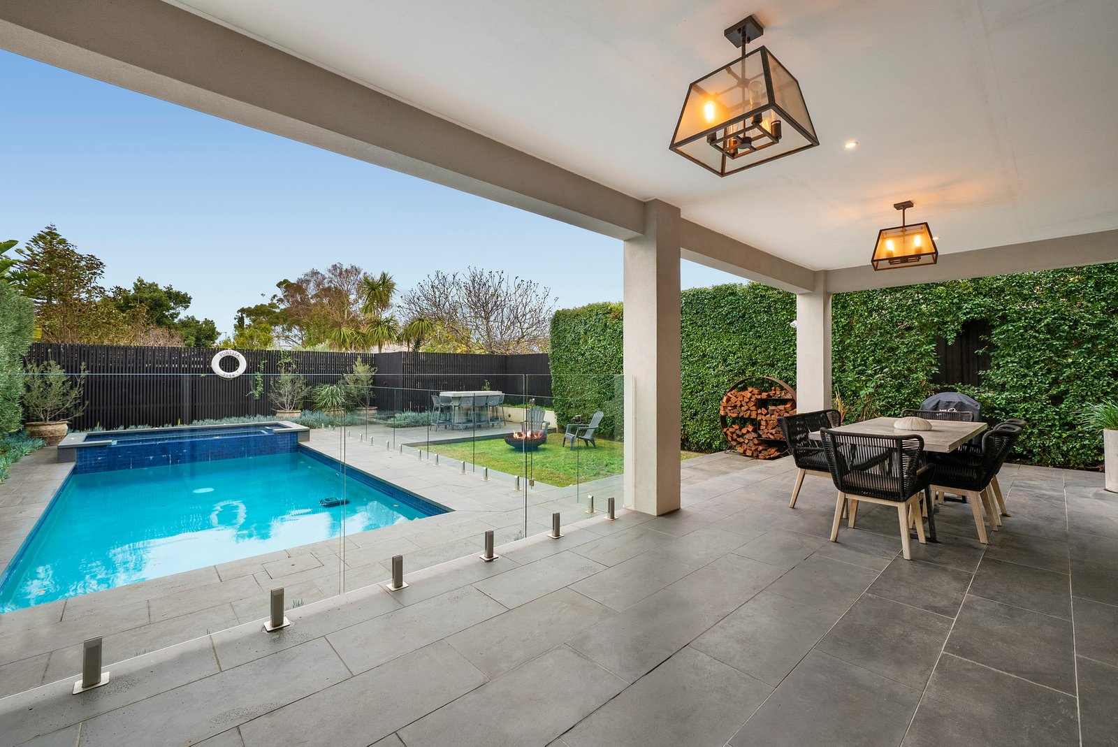 Gallery: 44 Arkaringa Crescent