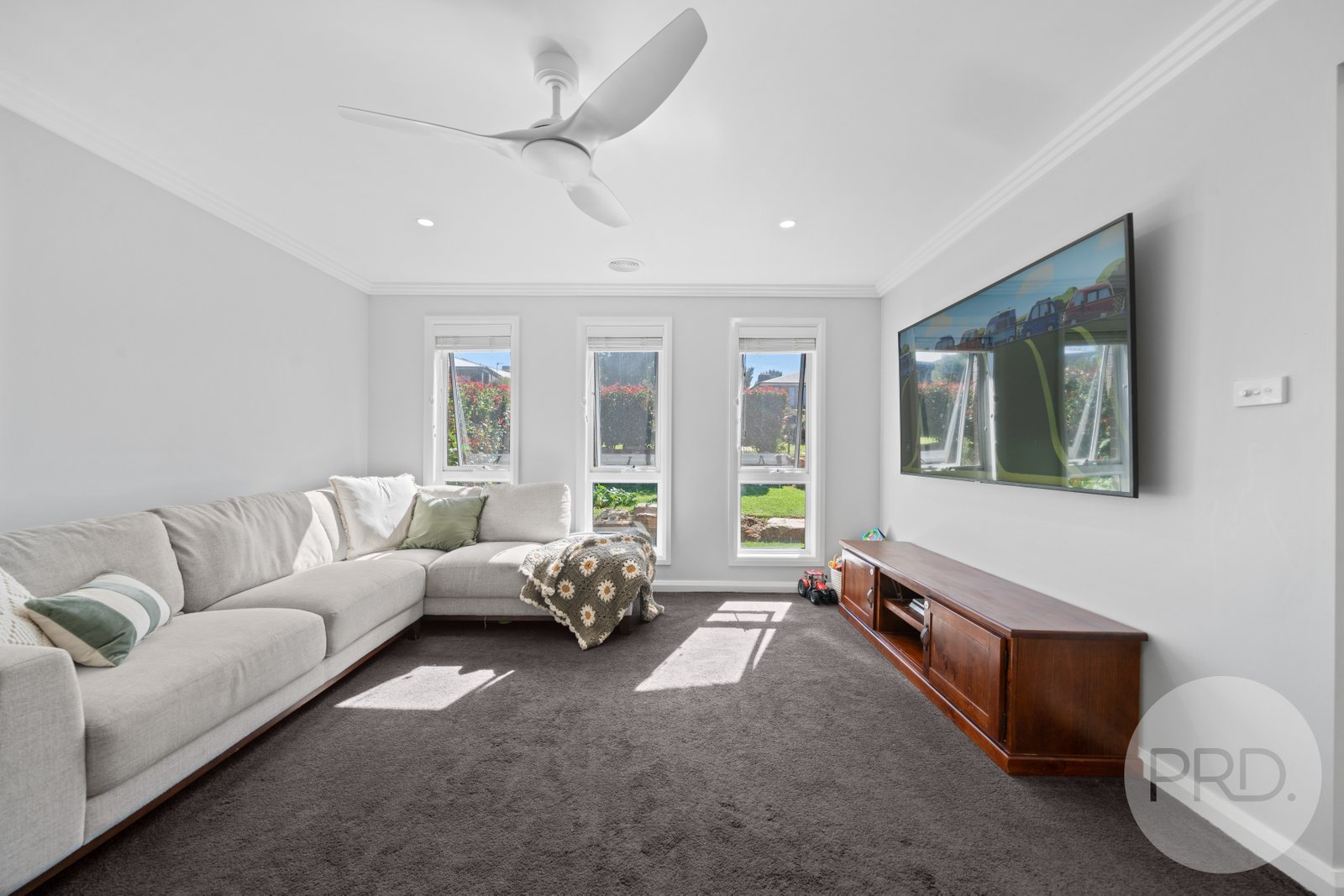 44 Balala Crescent BOURKELANDS 4