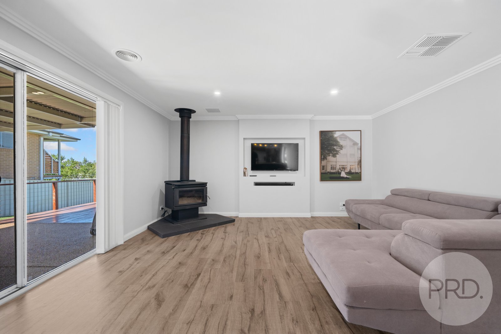 44 Balala Crescent BOURKELANDS 6