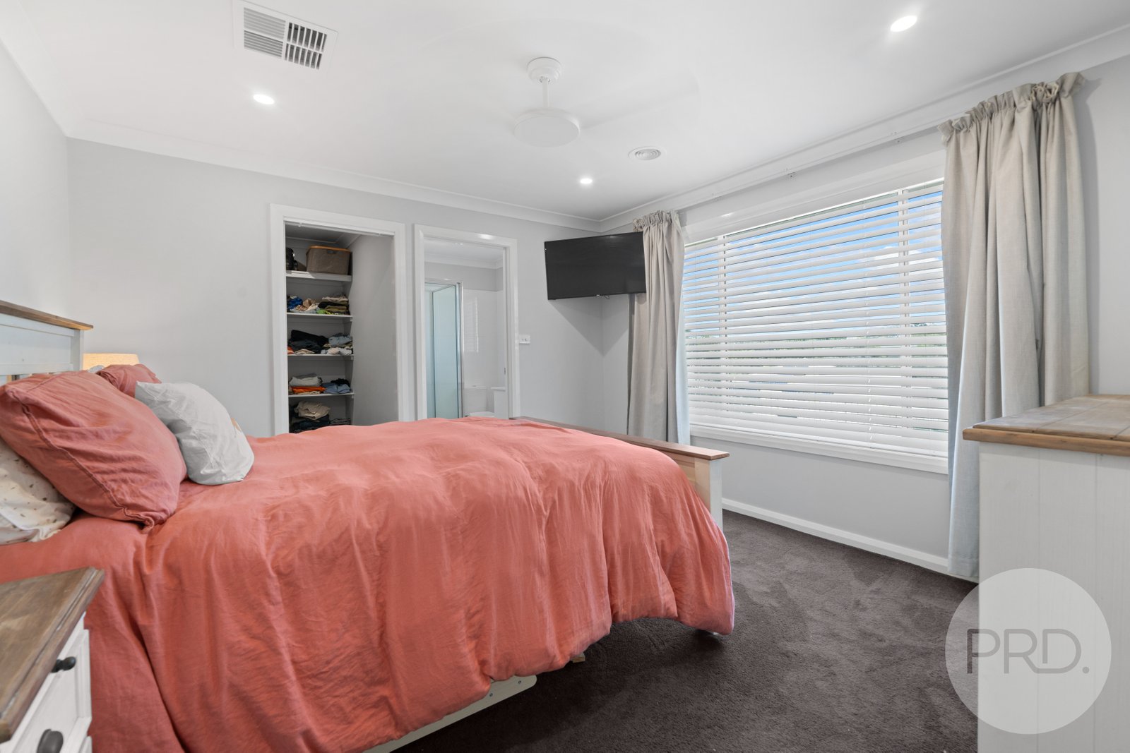 44 Balala Crescent BOURKELANDS 14