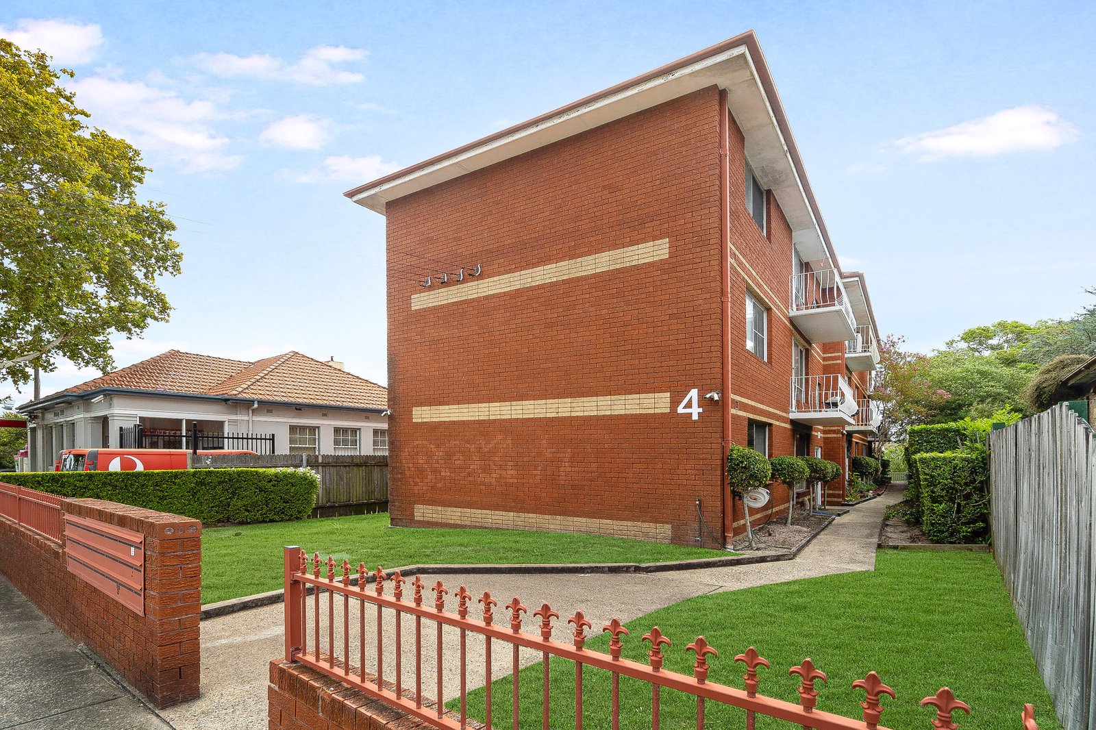4/4 Banksia Street BOTANY 8