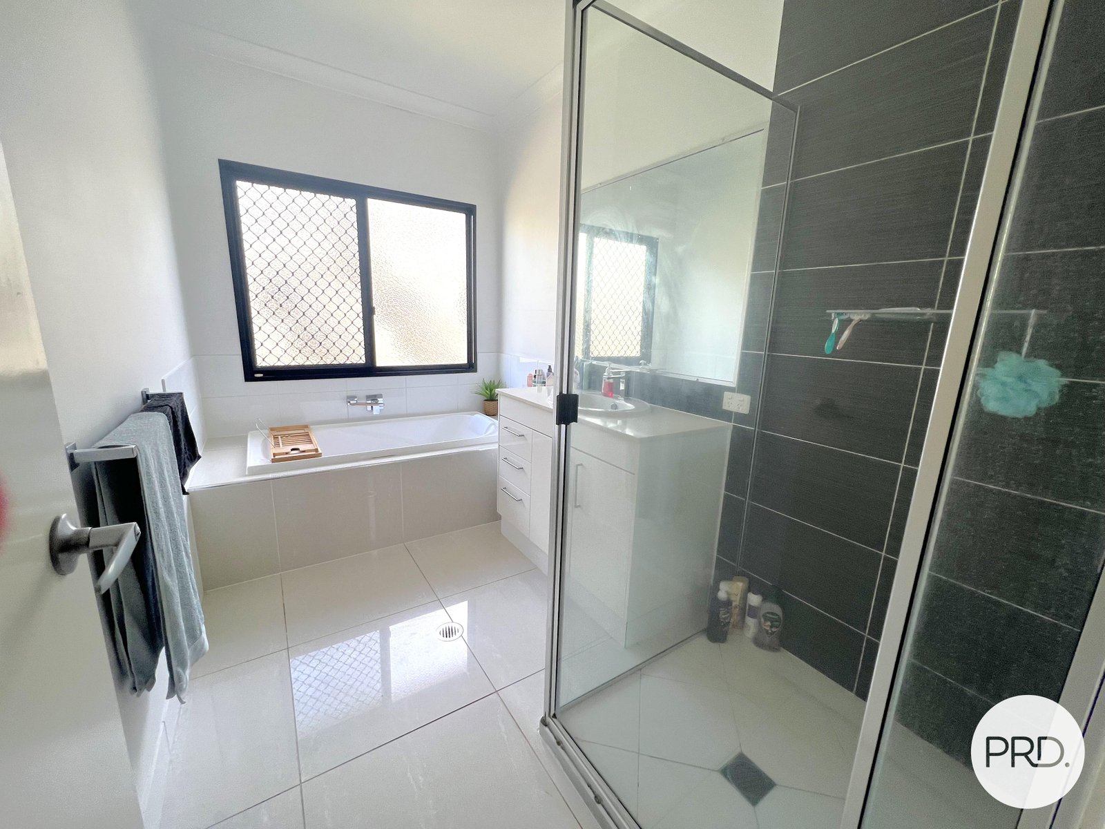 44 Bauhinia Street BOYNE ISLAND 9