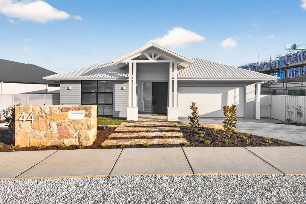 44 Birchfield Drive BUNGENDORE 1
