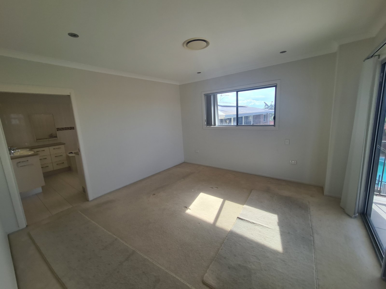 44 Booth Avenue TANNUM SANDS 9