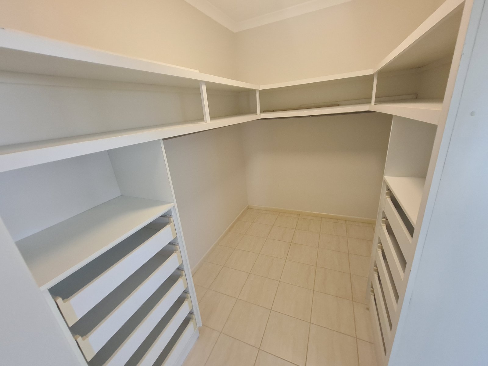 44 Booth Avenue TANNUM SANDS 12