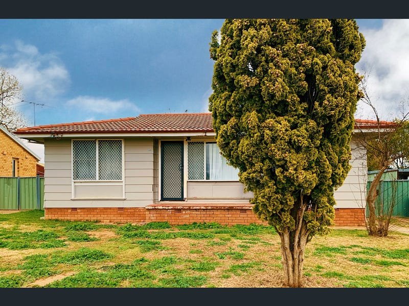 44 Bourne Street WEST TAMWORTH 1