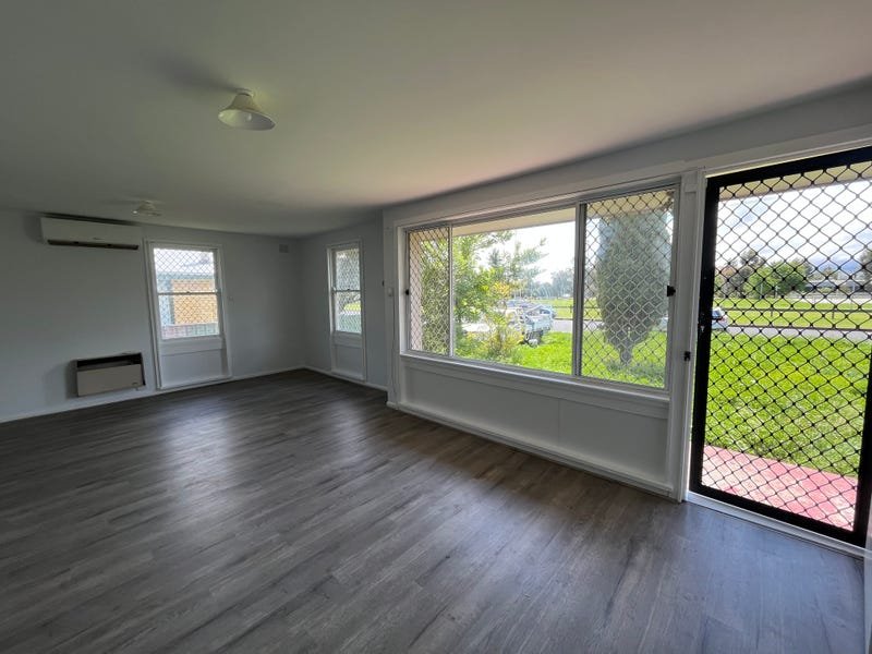 44 Bourne Street WEST TAMWORTH 4