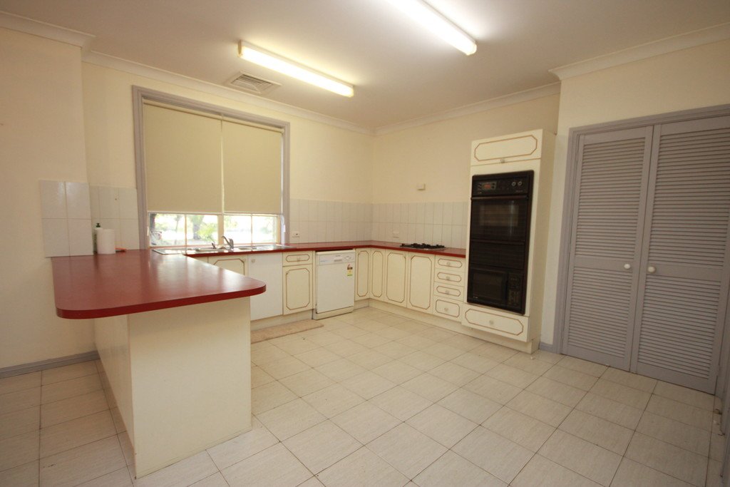 44 Burlington Street MONTEREY 4
