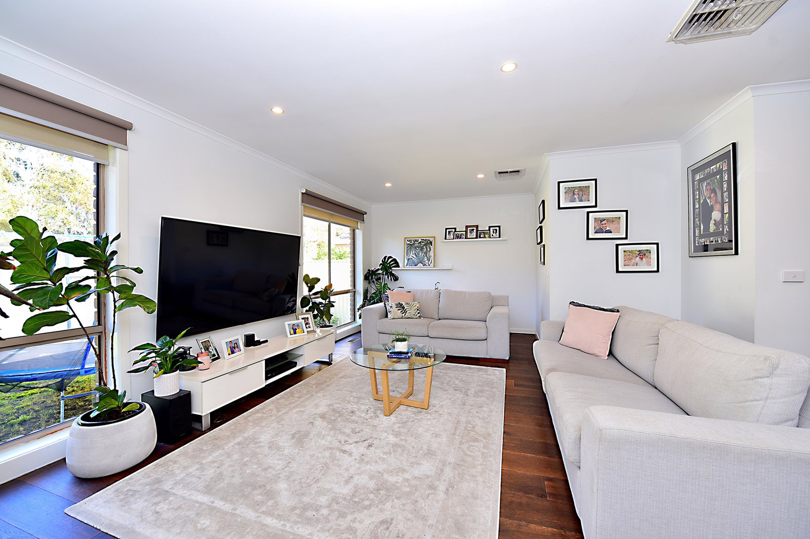 Gallery: 44 Cabinda Drive