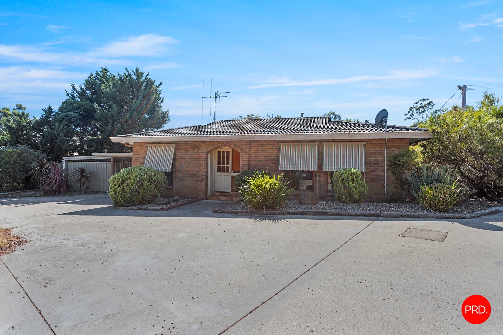 4/4 Carola Court KENNINGTON 1