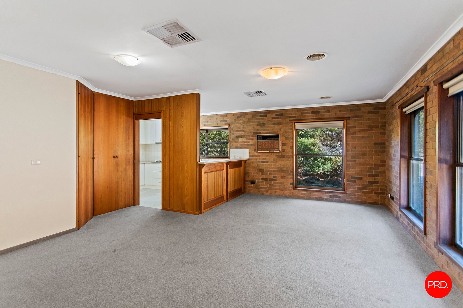 4/4 Carola Court KENNINGTON 6