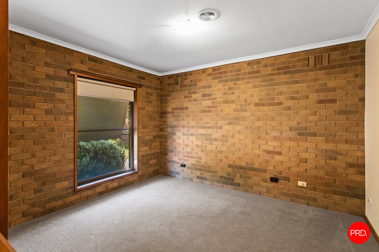 4/4 Carola Court KENNINGTON 11