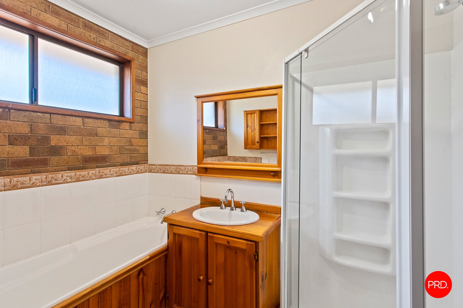 4/4 Carola Court KENNINGTON 13