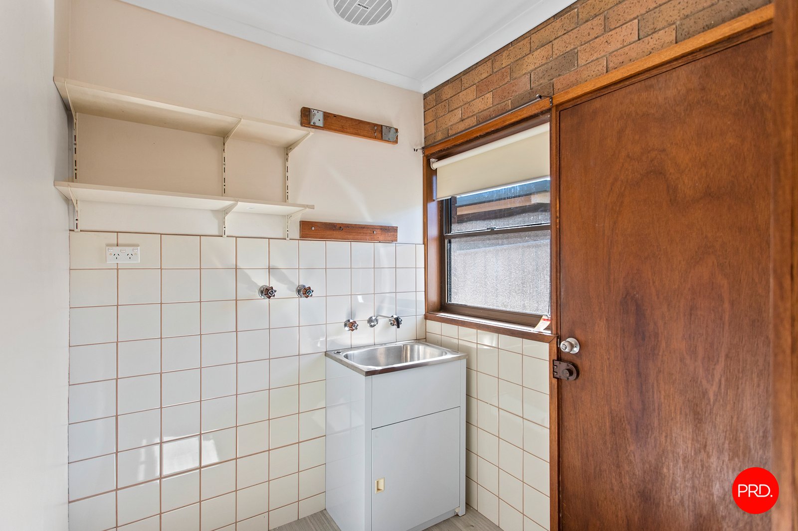 4/4 Carola Court KENNINGTON 14