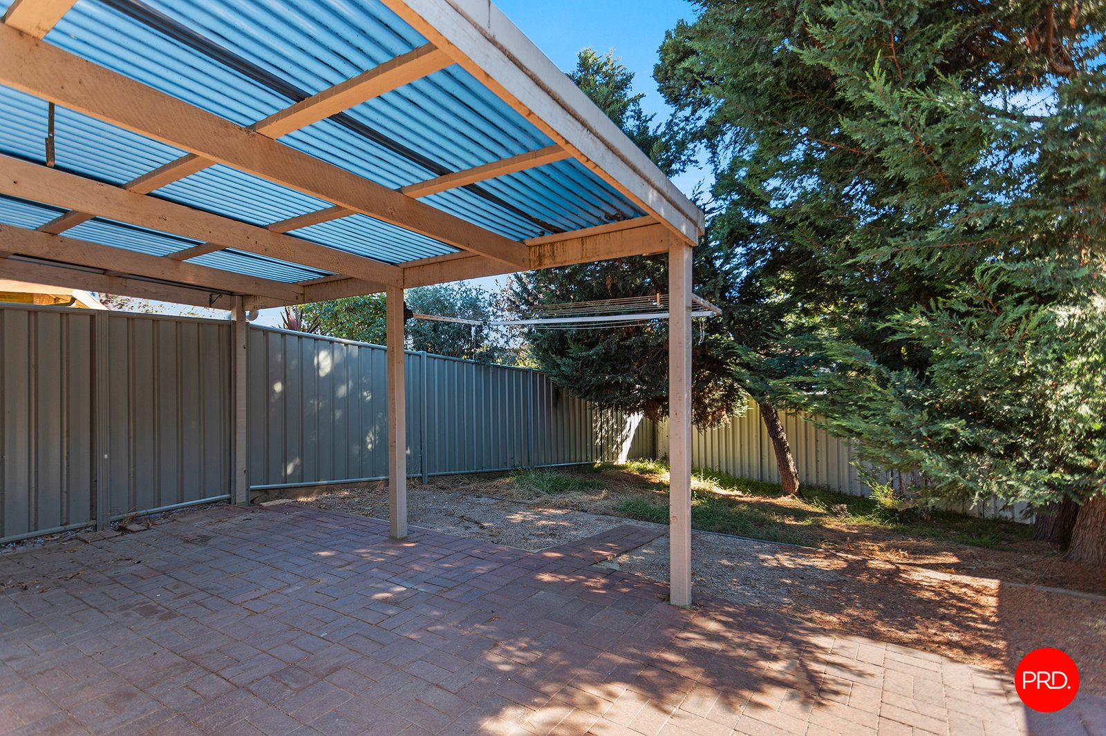4/4 Carola Court KENNINGTON 17