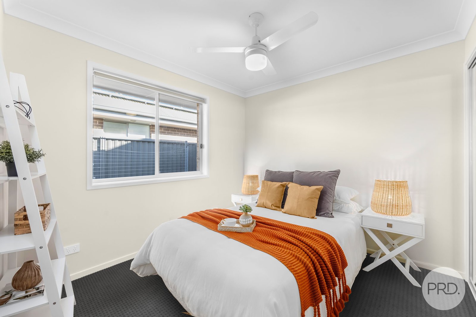 44 Clinton Way HAMLYN TERRACE 8